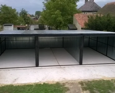 garaz-blaszany-trzystanowiskowy garaz-blaszany-trzystanowiskowy