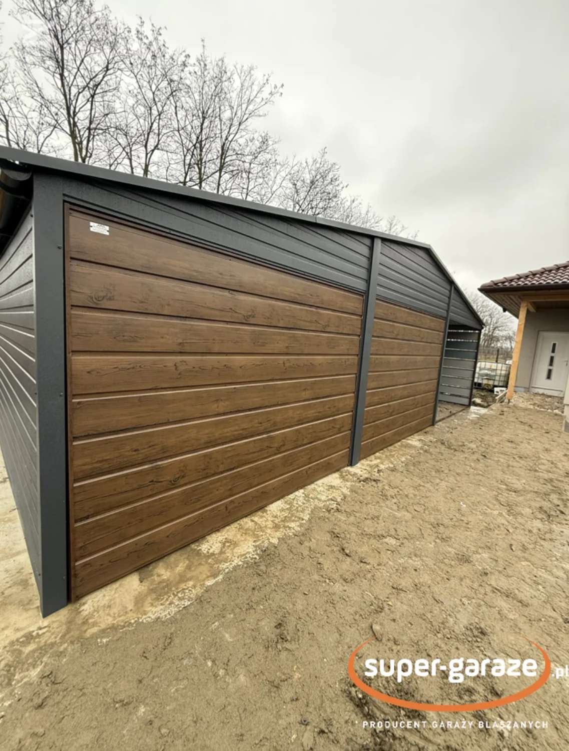 Lemezgarázs 9x5m előtetővel és rácsos panellel - Image 6