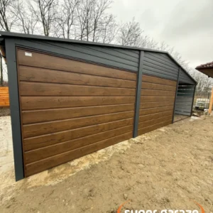 Lemezgarázs 9x5m előtetővel és rácsos panellel